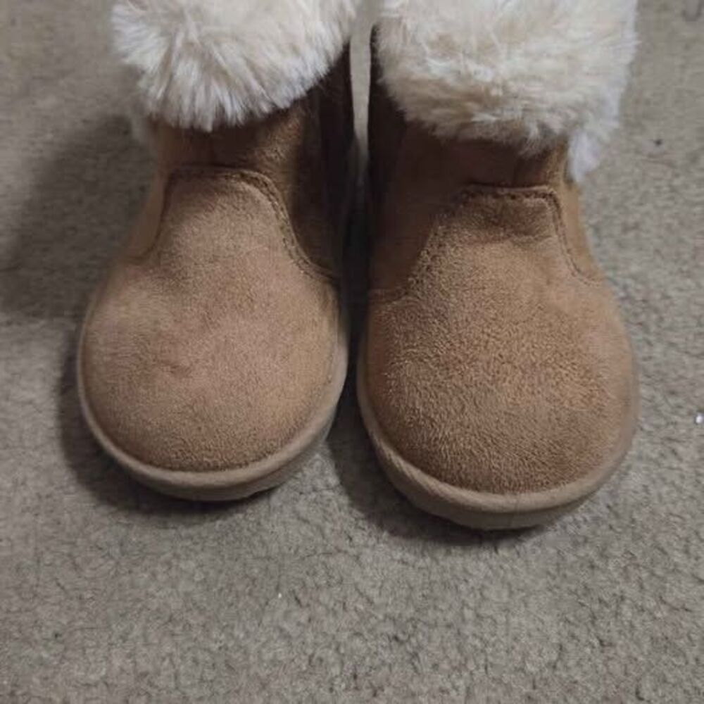 Baby boots, size 3
